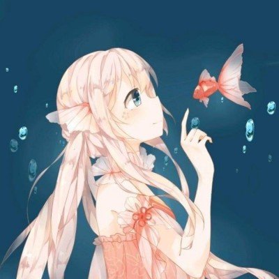 两女子推护理床上的老人赏花